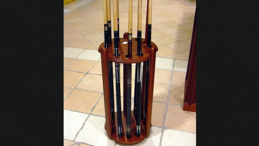 Wood Round Cue Holder with 9 Seaters